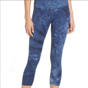 Beyond yoga crop leggings